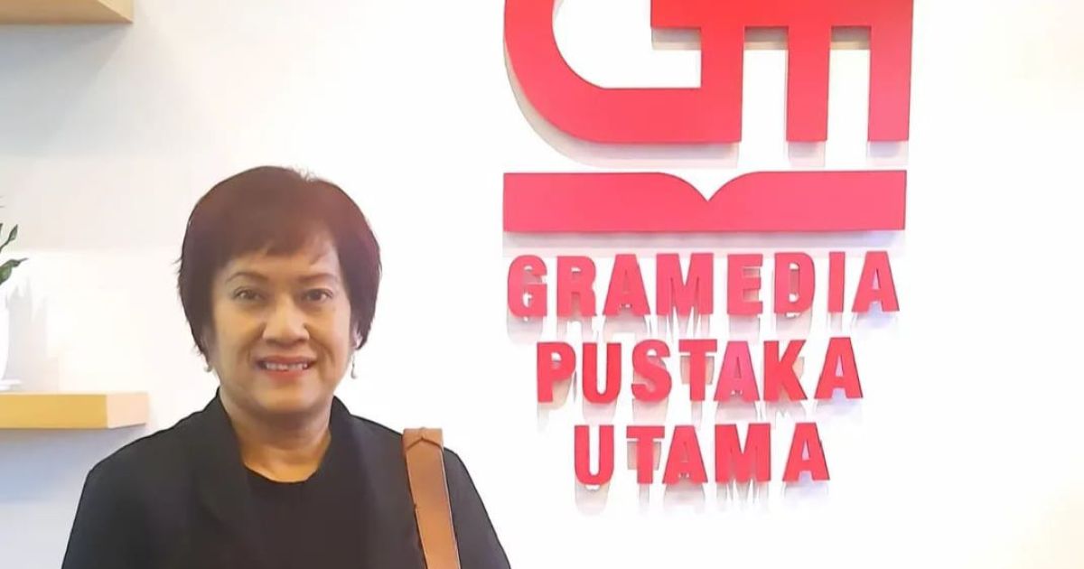 Lona Hutapea Tanasale, penulis buku 